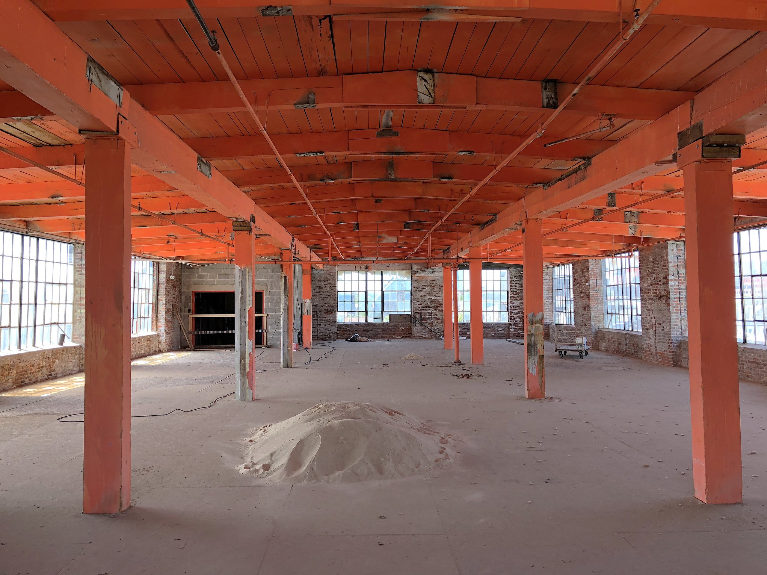 The fifth floor of the 1922 section at Billy Penn Studios before restoration